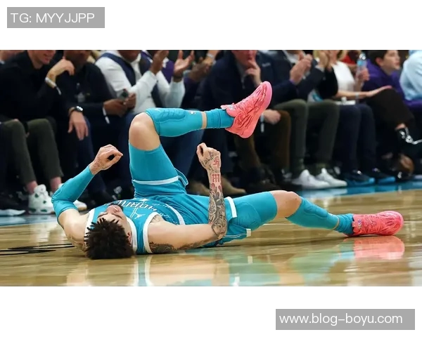 阿里纳斯谈黄蜂未来:鲍尔的票房价值远超球队成绩 阿里纳斯谈黄蜂未来:鲍尔的票房价值远超球队成绩