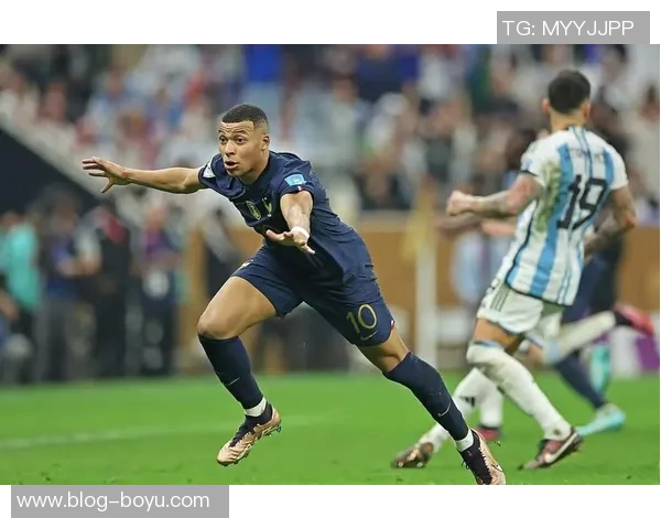 姆巴佩因脚踝扭伤缺席法国队首场训练正在积极接受治疗