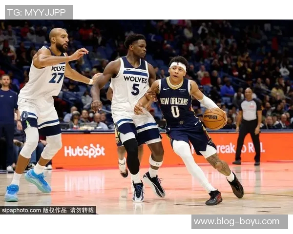 爱德华兹半场表现出色11投6中三分命中率高达40贡献15分3板3助